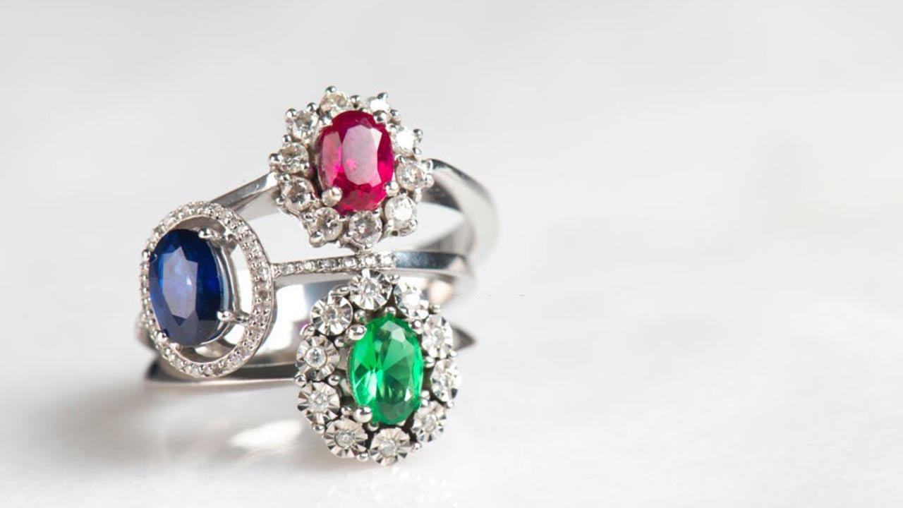 How to Choose the Right Gemstone Jewelry for Your Personality and Style