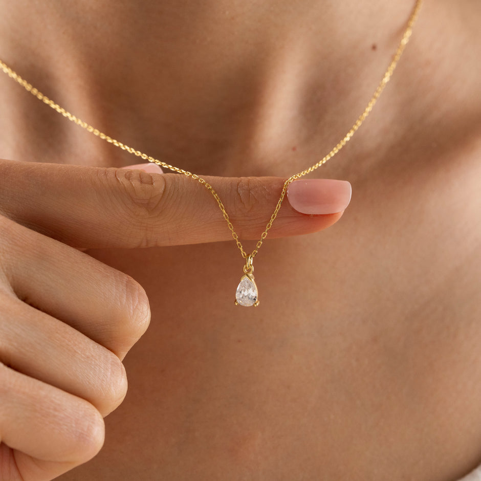 Elegant Pear-Cut Diamond Look Jewelry Set