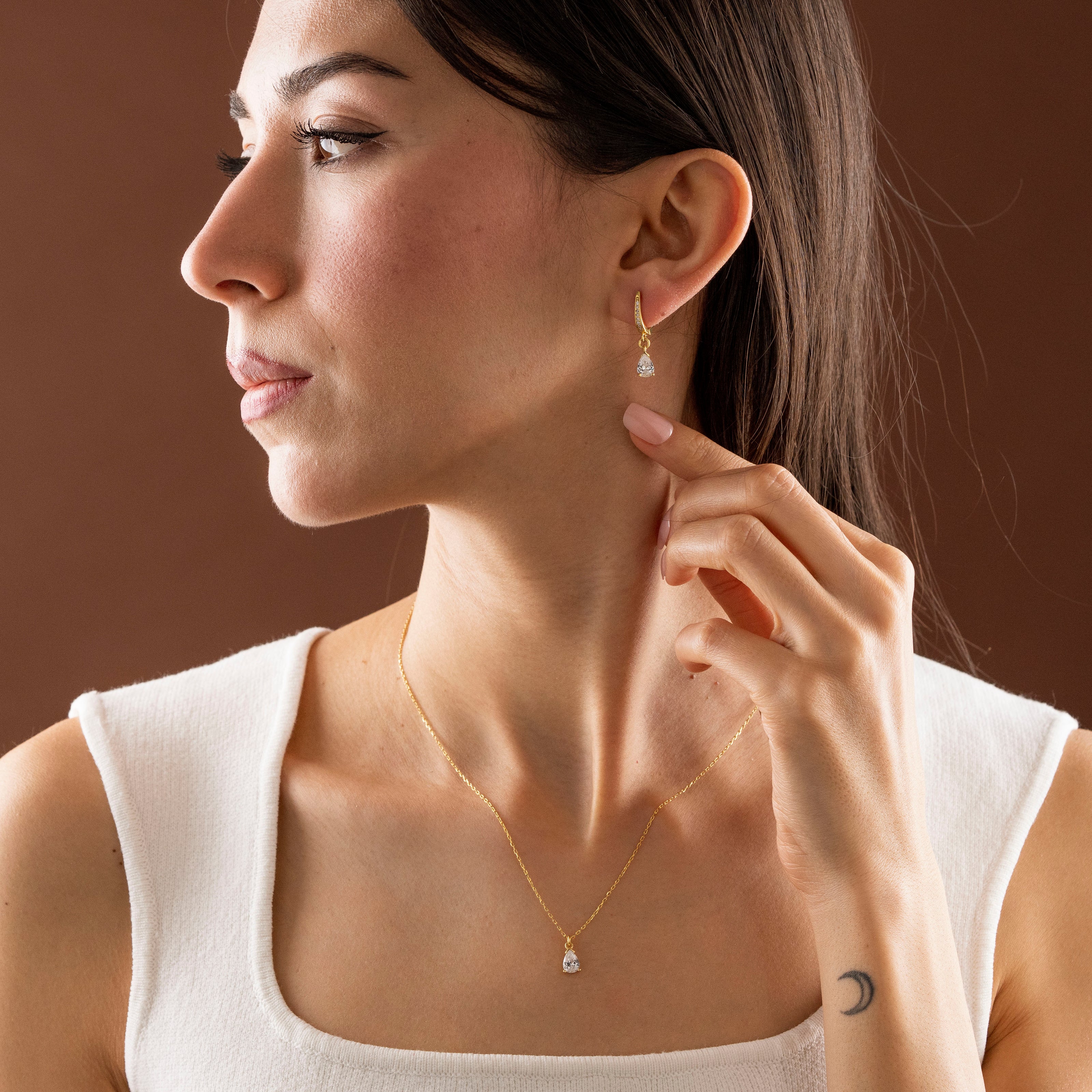 Elegant Pear-Cut Diamond Look Jewelry Set