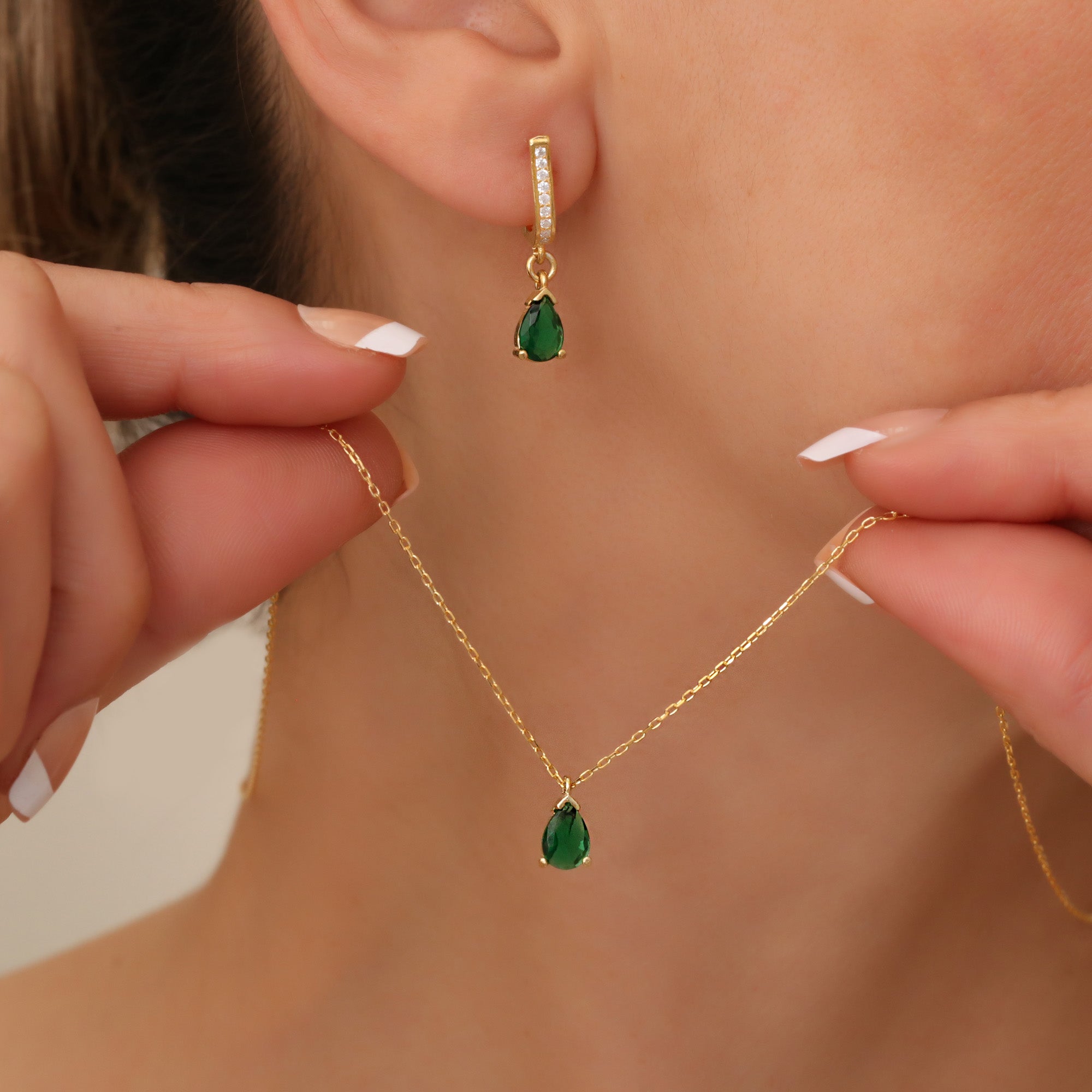 Drop Gold Emerald Earrings Necklace Jewelry Set Pear Emerald Necklace