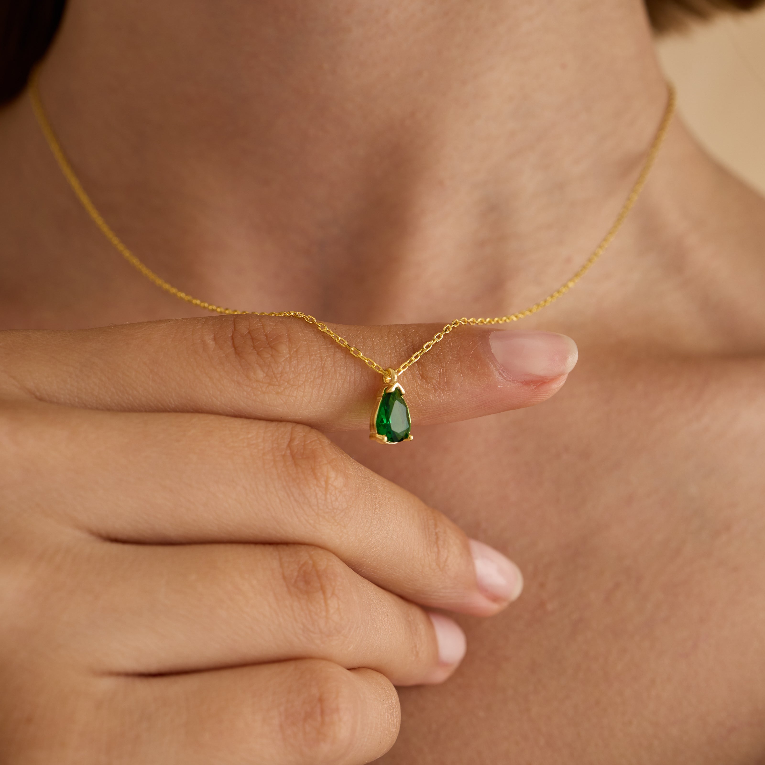 Drop Emerald Necklace
