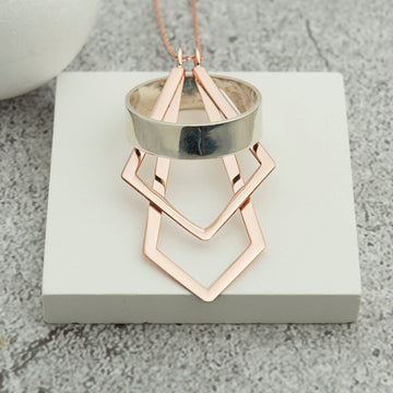 Doppelte geometrische Ringhalter-Halskette