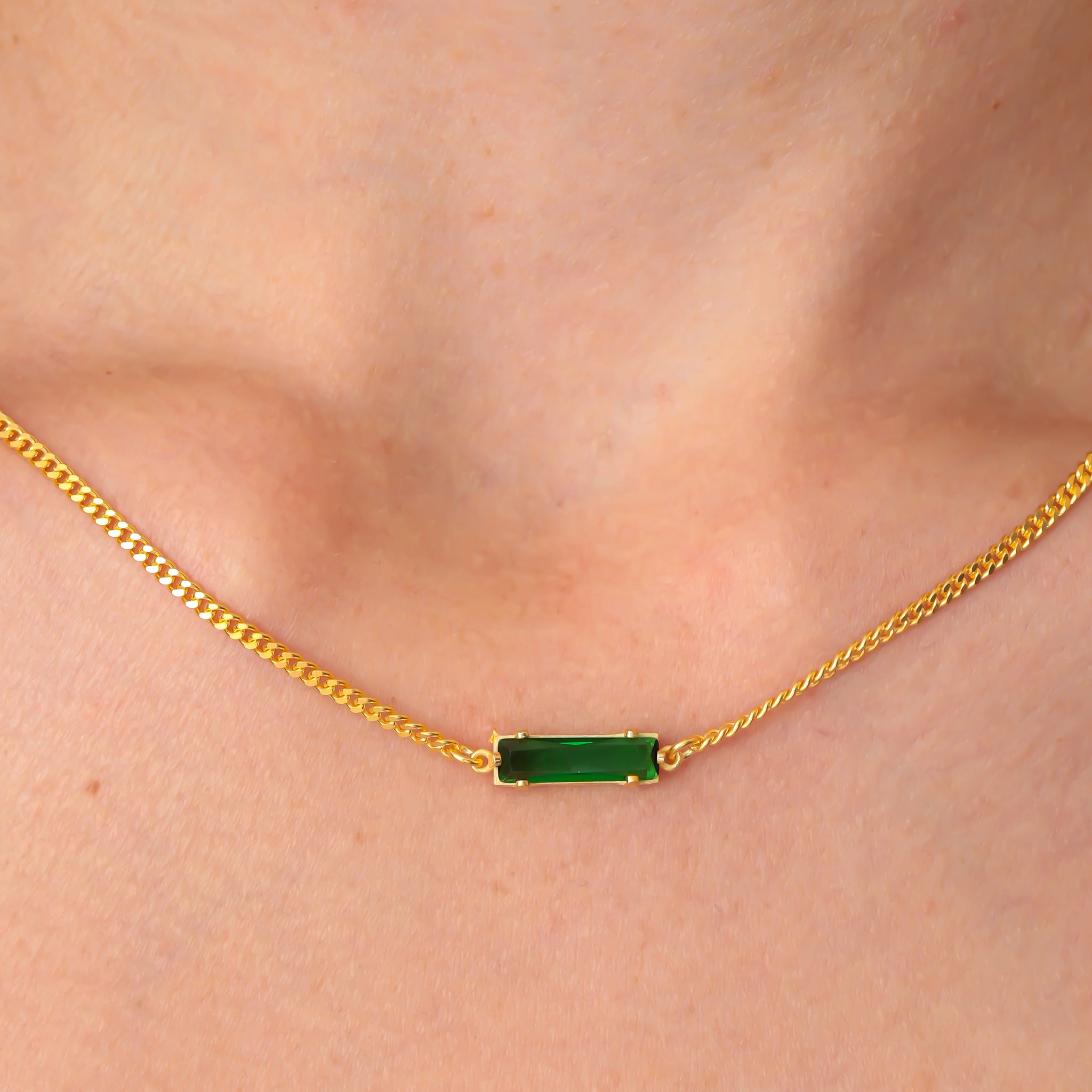 Emerald Bar Chocker Necklace Green Emerald Linked Necklace Minimalist Emerald Choker Necklace Thick Chain Emerald Necklace Gift For Her